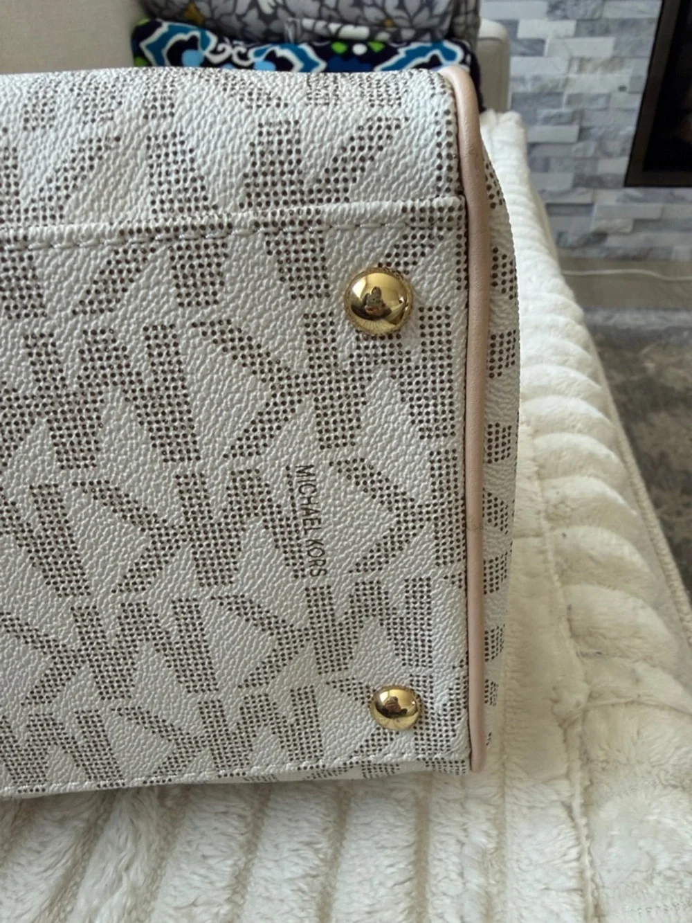 Michael Kors Beige Cream MK Logo Satchel with Gold Hardware - Picture 5 of 7